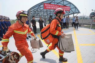 官方：青岛红狮球员陈佳奇实施暴力行为，停赛3场罚款3万